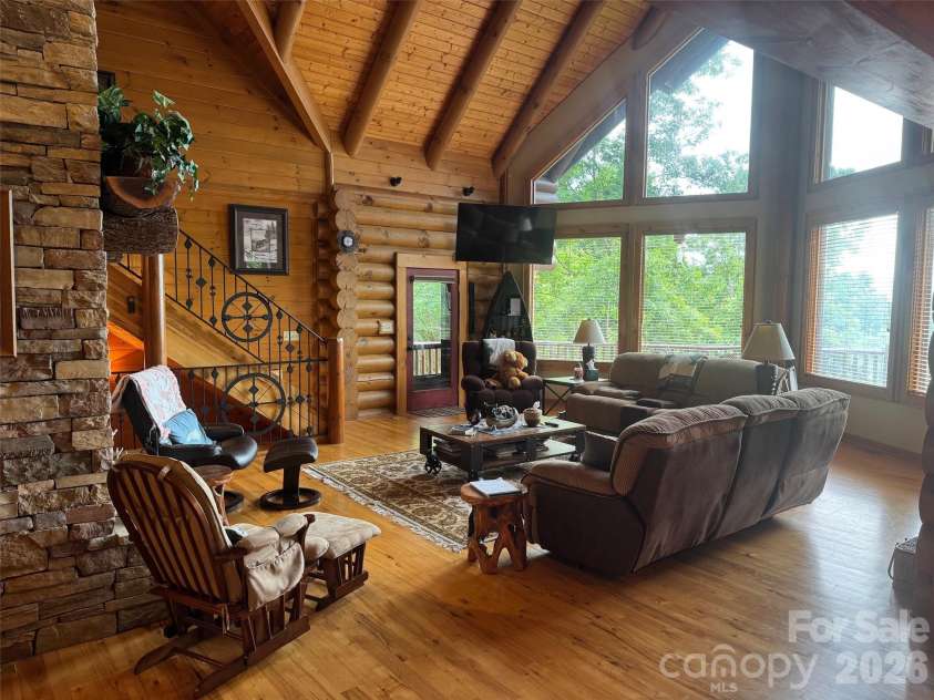 686 Hyacinth Drive, Clyde, NC 28721.  MLS# CAR4384299, YatesRealty ID 31392. 