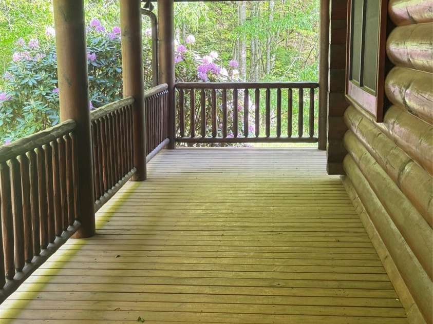 686 Hyacinth Drive, Clyde, NC 28721.  MLS# CAR4384299, YatesRealty ID 31392. 