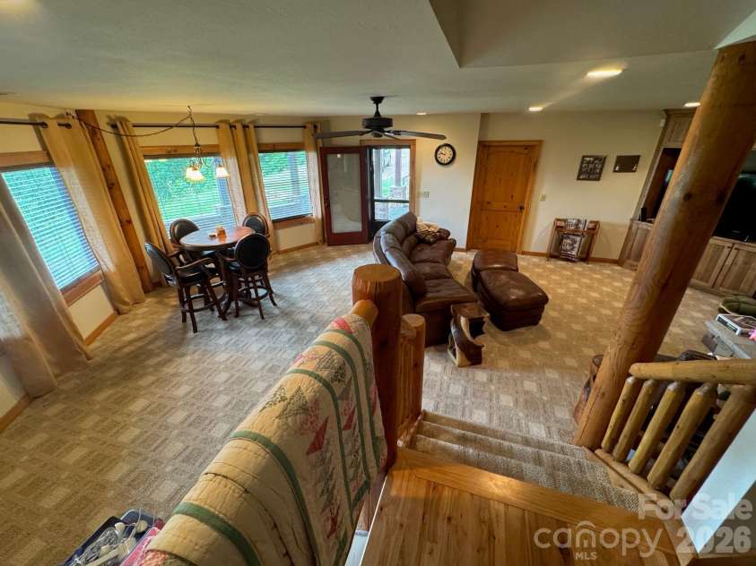 686 Hyacinth Drive, Clyde, NC 28721.  MLS# CAR4384299, YatesRealty ID 31392. 