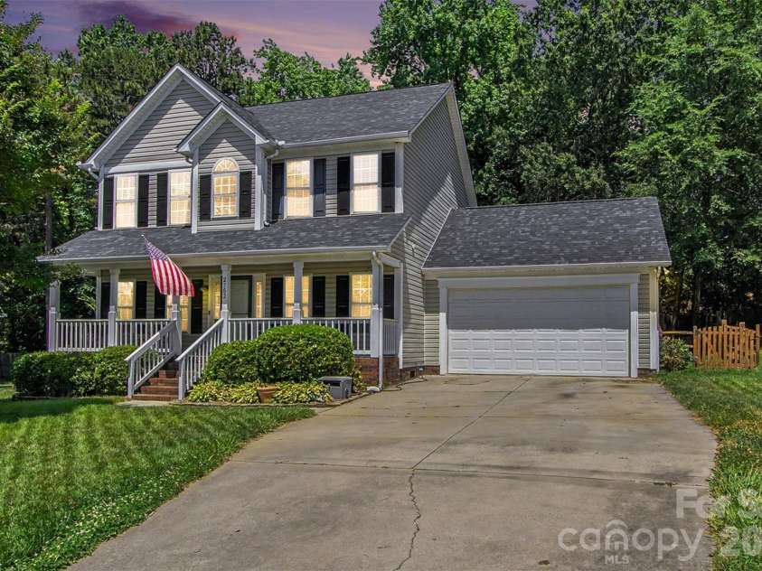 2762 Island Point Drive, Concord, NC 28027.  MLS# CAR4394127, YatesRealty ID 31393. 