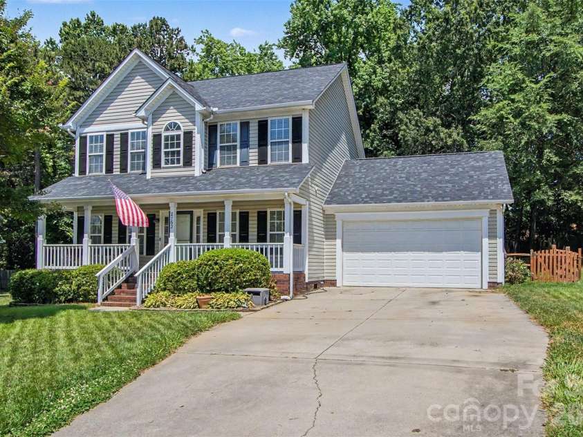 2762 Island Point Drive, Concord, NC 28027.  MLS# CAR4394127, YatesRealty ID 31393. 