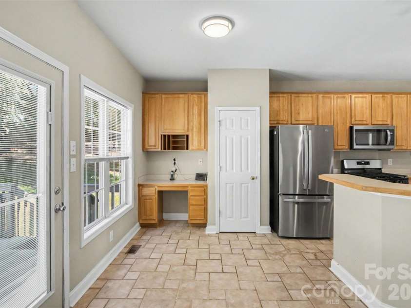 2762 Island Point Drive, Concord, NC 28027.  MLS# CAR4394127, YatesRealty ID 31393. 
