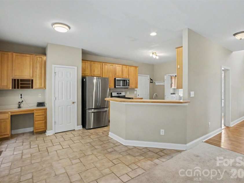 2762 Island Point Drive, Concord, NC 28027.  MLS# CAR4394127, YatesRealty ID 31393. 