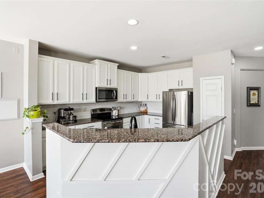 10005 Kings Parade Boulevard, Charlotte, NC 28273.  MLS# CAR4381853, YatesRealty ID 31394. 