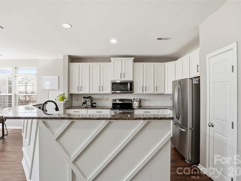 10005 Kings Parade Boulevard, Charlotte, NC 28273.  MLS# CAR4381853, YatesRealty ID 31394. 