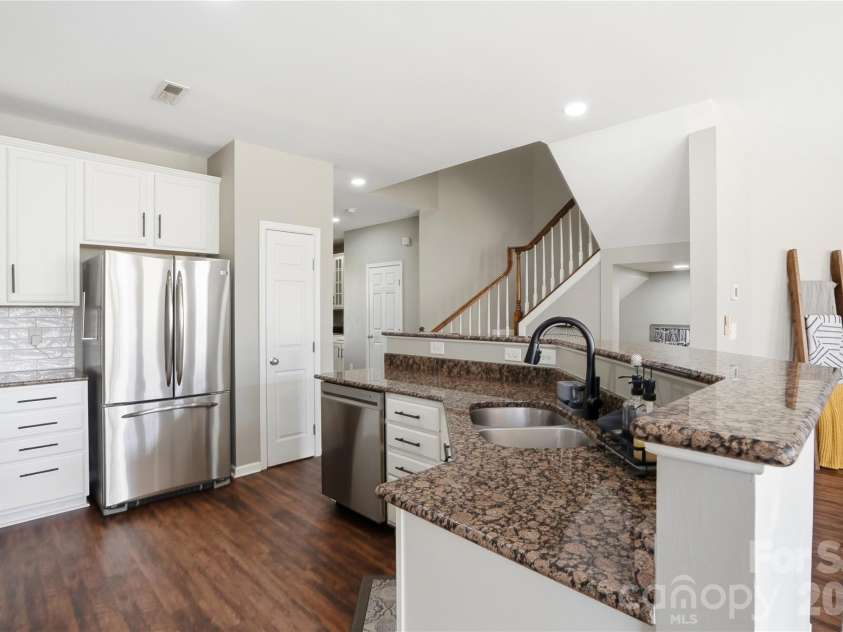 10005 Kings Parade Boulevard, Charlotte, NC 28273.  MLS# CAR4381853, YatesRealty ID 31394. 