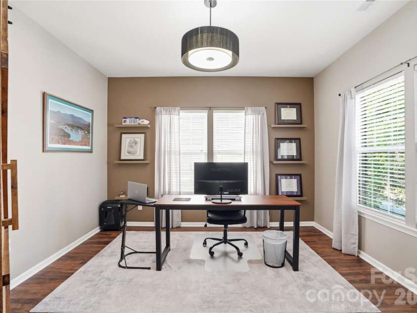 10005 Kings Parade Boulevard, Charlotte, NC 28273.  MLS# CAR4381853, YatesRealty ID 31394. 