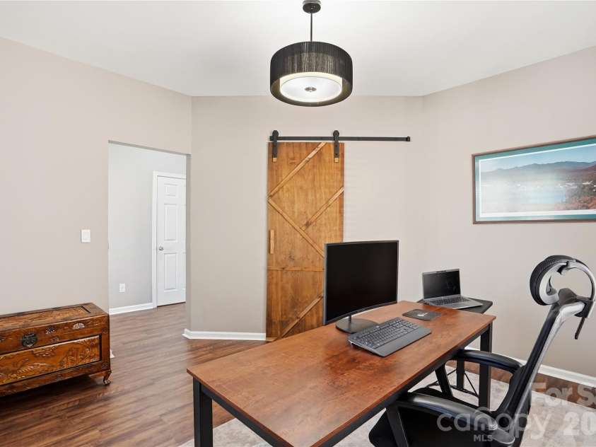 10005 Kings Parade Boulevard, Charlotte, NC 28273.  MLS# CAR4381853, YatesRealty ID 31394. 