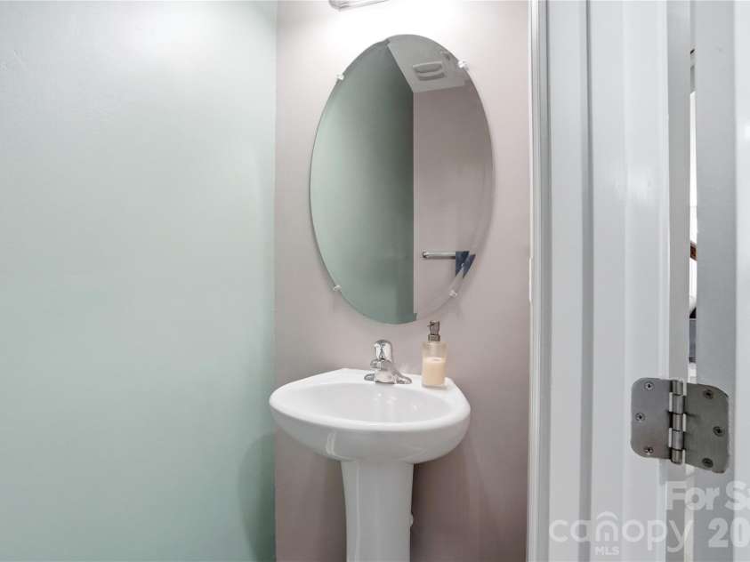 10005 Kings Parade Boulevard, Charlotte, NC 28273.  MLS# CAR4381853, YatesRealty ID 31394. 