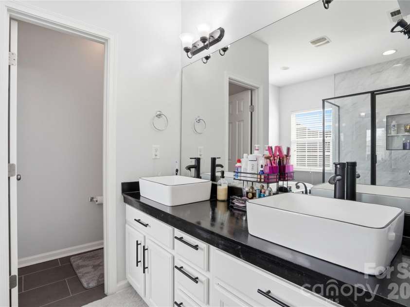 10005 Kings Parade Boulevard, Charlotte, NC 28273.  MLS# CAR4381853, YatesRealty ID 31394. 