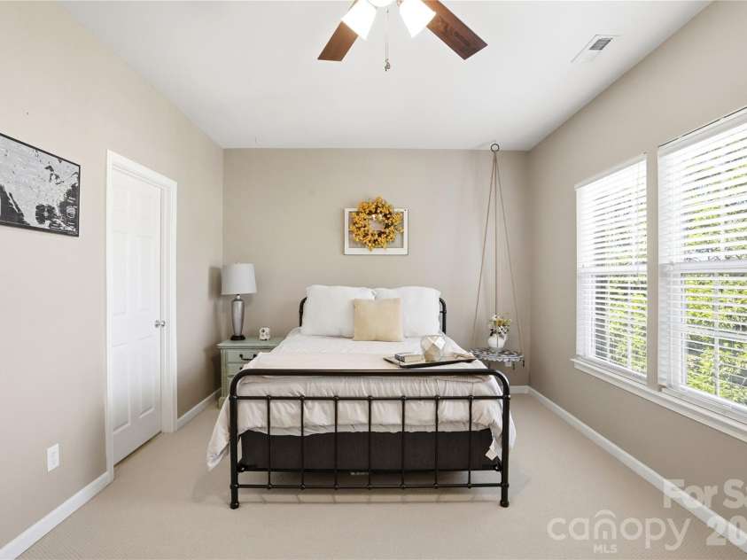 10005 Kings Parade Boulevard, Charlotte, NC 28273.  MLS# CAR4381853, YatesRealty ID 31394. 