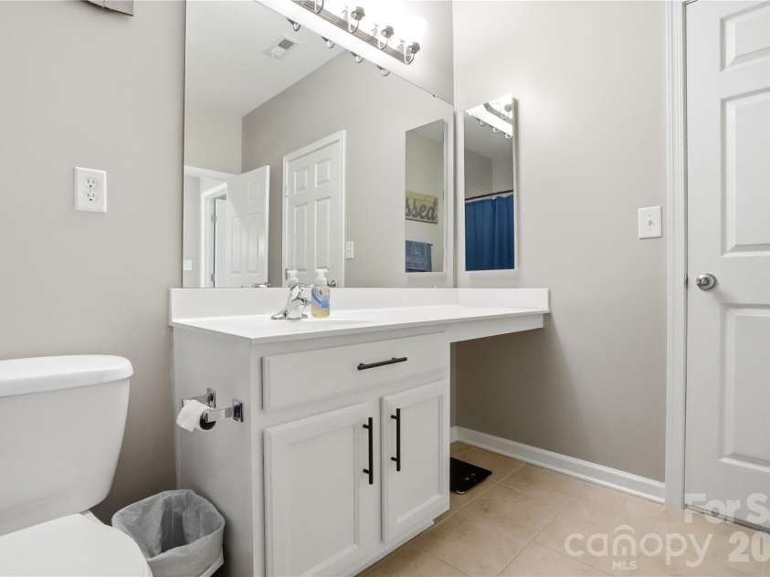 10005 Kings Parade Boulevard, Charlotte, NC 28273.  MLS# CAR4381853, YatesRealty ID 31394. 
