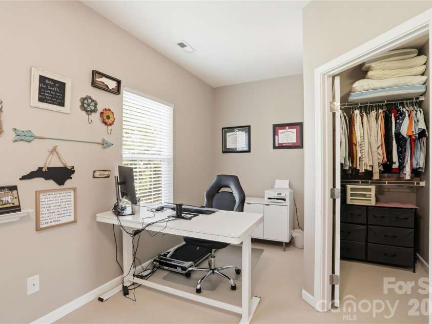 10005 Kings Parade Boulevard, Charlotte, NC 28273.  MLS# CAR4381853, YatesRealty ID 31394. 