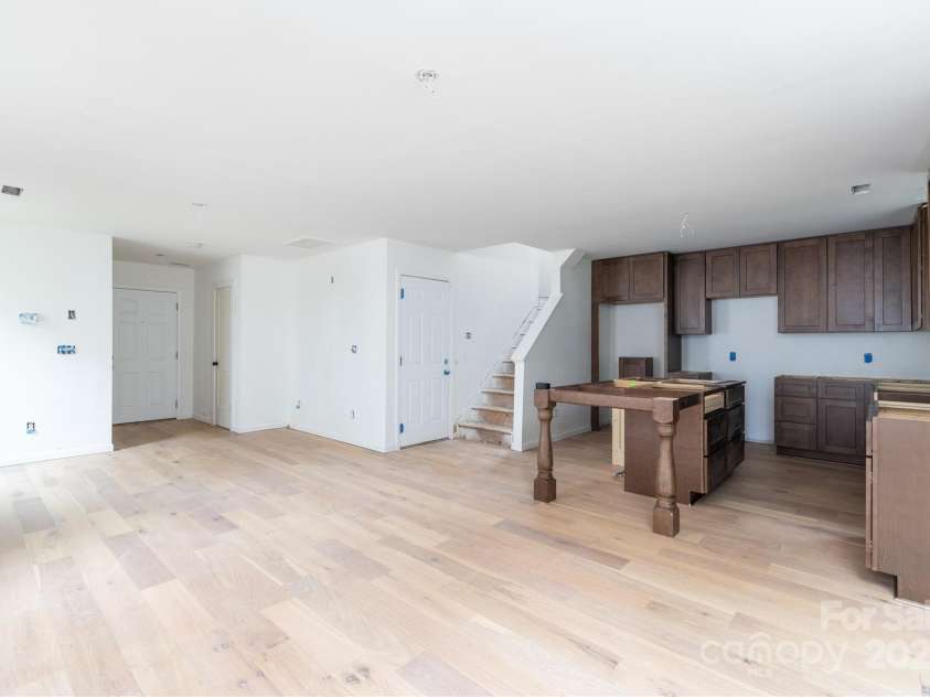 5208 Elizabeth Road, Charlotte, NC 28269.  MLS# CAR4283606, YatesRealty ID 31394. 