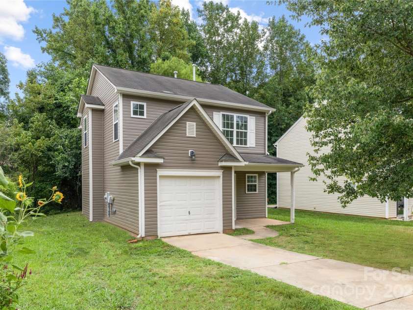 5208 Elizabeth Road, Charlotte, NC 28269.  MLS# CAR4283606, YatesRealty ID 31394. 