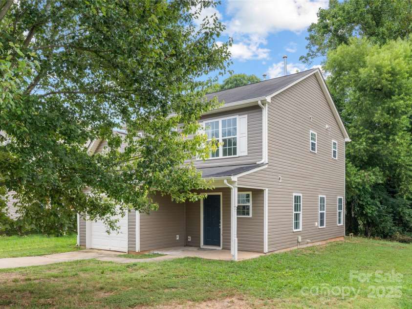 5208 Elizabeth Road, Charlotte, NC 28269.  MLS# CAR4283606, YatesRealty ID 31394. 