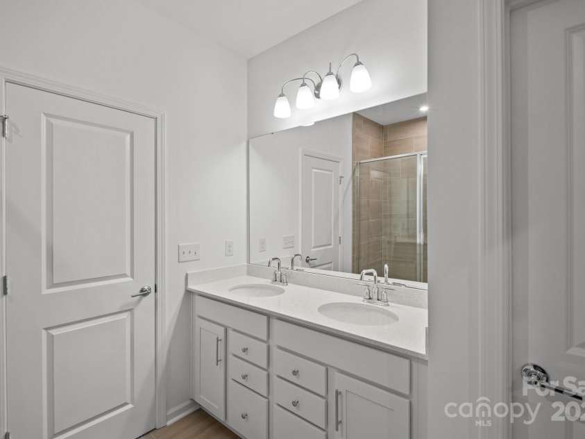 11416 Glasden Road, Charlotte, NC 28278.  MLS# CAR4287129, YatesRealty ID 31396. Representative Photo