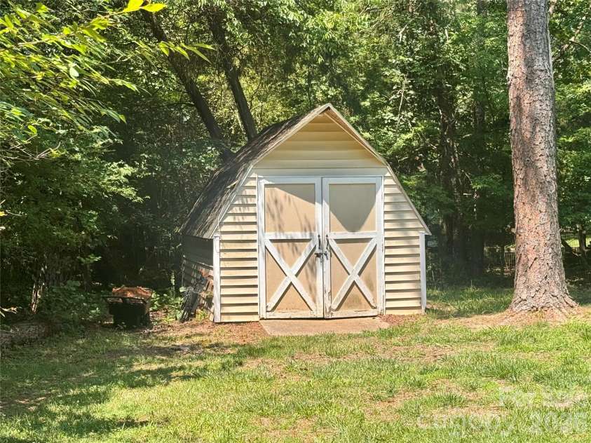 196 Flint Ridge Drive, Concord, NC 28025.  MLS# CAR4389532, YatesRealty ID 31397. 