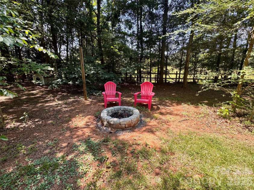 196 Flint Ridge Drive, Concord, NC 28025.  MLS# CAR4389532, YatesRealty ID 31397. 