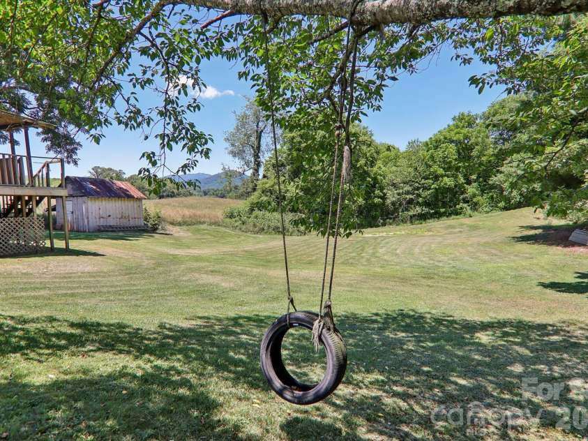 414 Skyline Drive, Canton, NC 28716.  MLS# CAR4394964, YatesRealty ID 31399. 