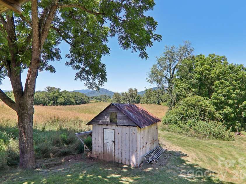 414 Skyline Drive, Canton, NC 28716.  MLS# CAR4394964, YatesRealty ID 31399. Must see views in person
