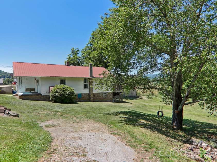 414 Skyline Drive, Canton, NC 28716.  MLS# CAR4394964, YatesRealty ID 31399. View from 1st driveway