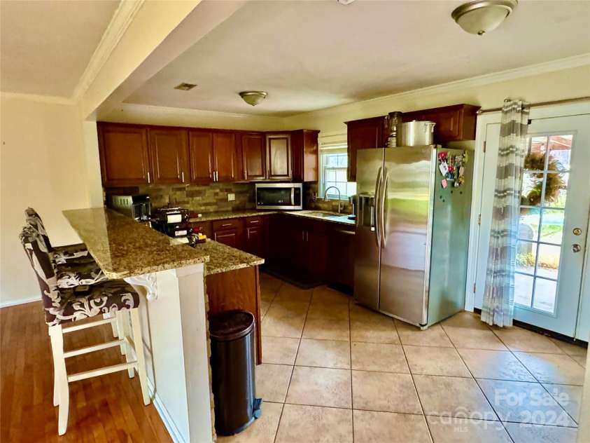 2034 Whitegate Lane, Newton, NC 28658.  MLS# CAR4205762, YatesRealty ID 314. Kitchen