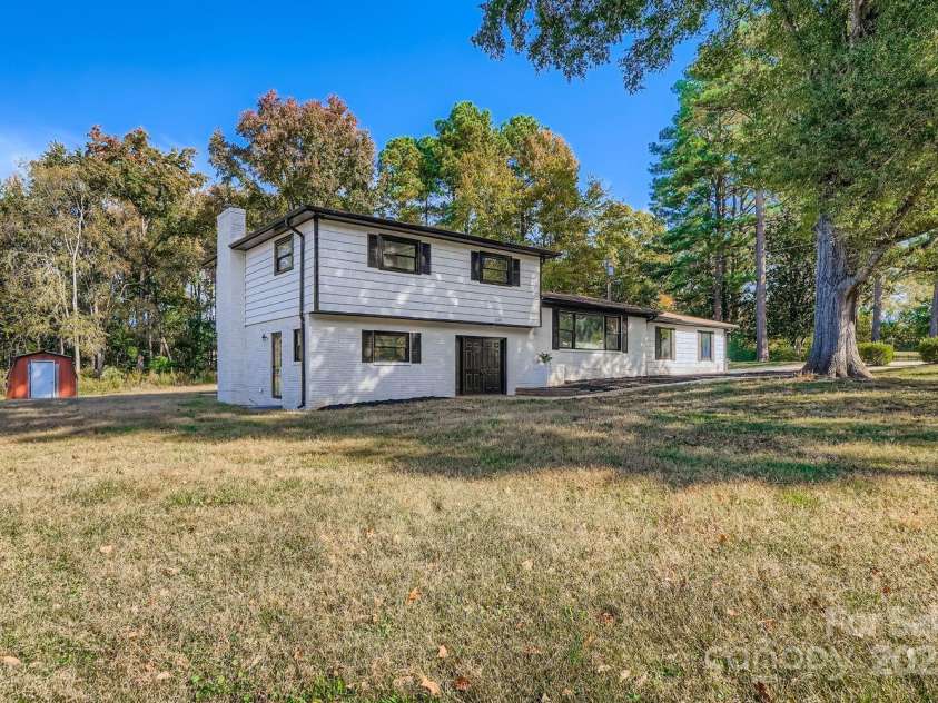 6210 Cora Street, Charlotte, NC 28216.  MLS# CAR4314569, YatesRealty ID 314. 