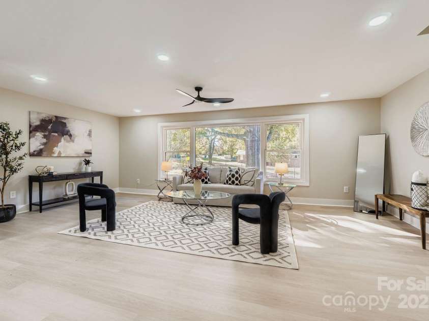 6210 Cora Street, Charlotte, NC 28216.  MLS# CAR4314569, YatesRealty ID 314. 