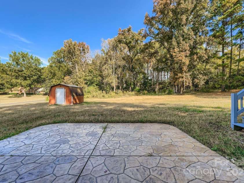 6210 Cora Street, Charlotte, NC 28216.  MLS# CAR4314569, YatesRealty ID 314. 