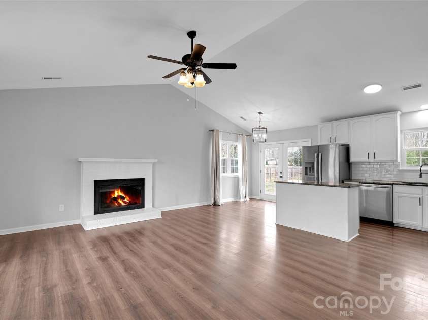 6724 Woodwedge Drive, Charlotte, NC 28227.  MLS# CAR4352052, YatesRealty ID 3140. 