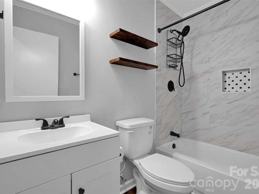 6724 Woodwedge Drive, Charlotte, NC 28227.  MLS# CAR4352052, YatesRealty ID 3140. 
