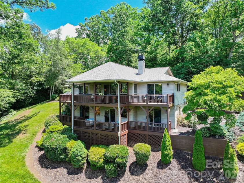 359 Saddlebrook Lane, Clyde, NC 28721.  MLS# CAR4393520, YatesRealty ID 31400. 