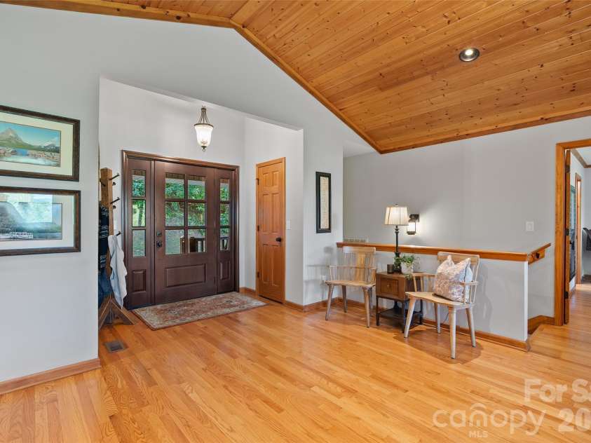 359 Saddlebrook Lane, Clyde, NC 28721.  MLS# CAR4393520, YatesRealty ID 31400. Entry/Foyer