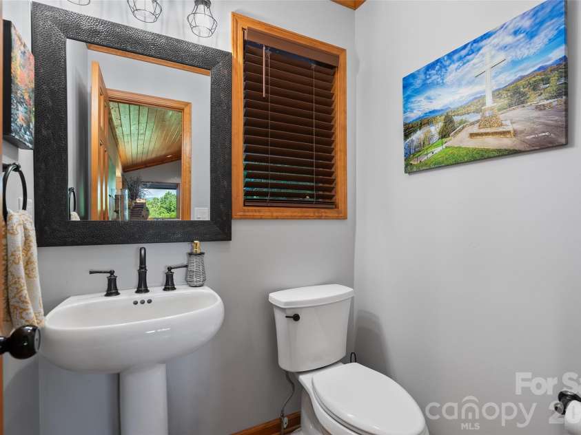 359 Saddlebrook Lane, Clyde, NC 28721.  MLS# CAR4393520, YatesRealty ID 31400. Powder/Guest bath