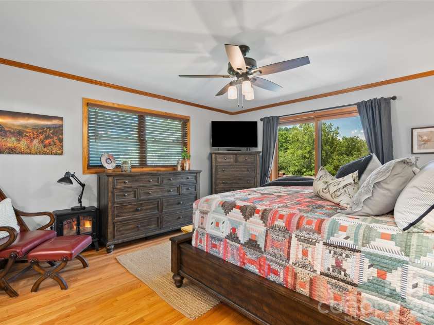 359 Saddlebrook Lane, Clyde, NC 28721.  MLS# CAR4393520, YatesRealty ID 31400. Primary Bedroom
