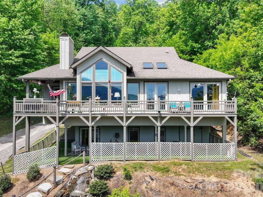 266 Hawks Crest Drive, Waynesville, NC 28786.  MLS# CAR4379016, YatesRealty ID 31401. 