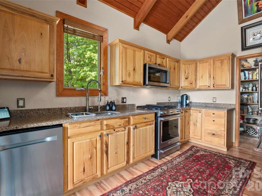 266 Hawks Crest Drive, Waynesville, NC 28786.  MLS# CAR4379016, YatesRealty ID 31401. 