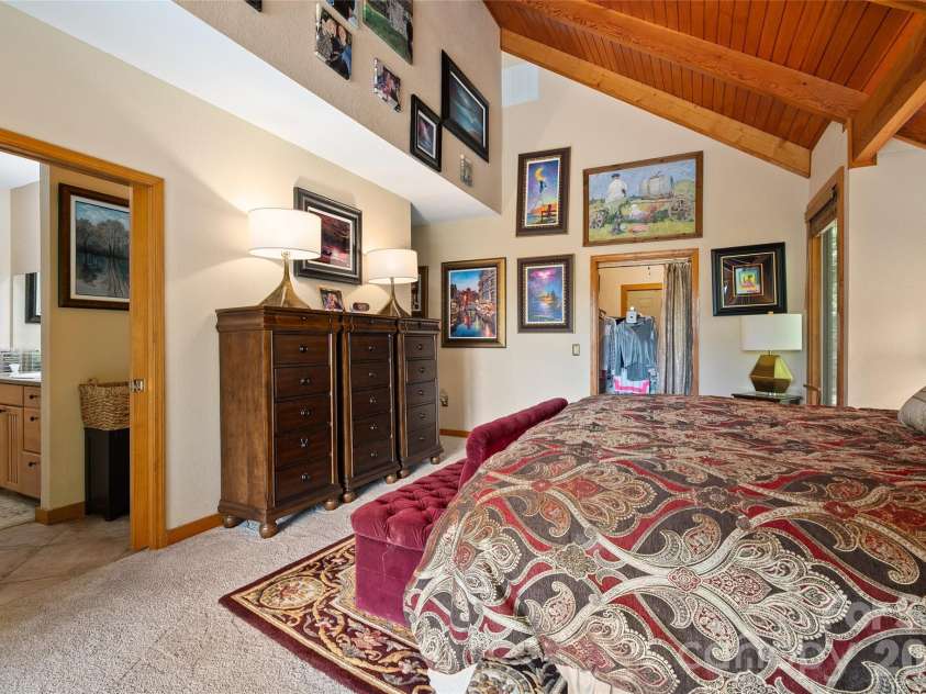 266 Hawks Crest Drive, Waynesville, NC 28786.  MLS# CAR4379016, YatesRealty ID 31401. 
