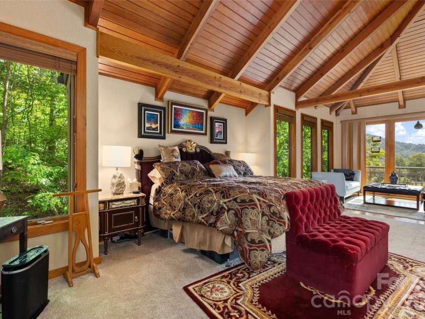 266 Hawks Crest Drive, Waynesville, NC 28786.  MLS# CAR4379016, YatesRealty ID 31401. 