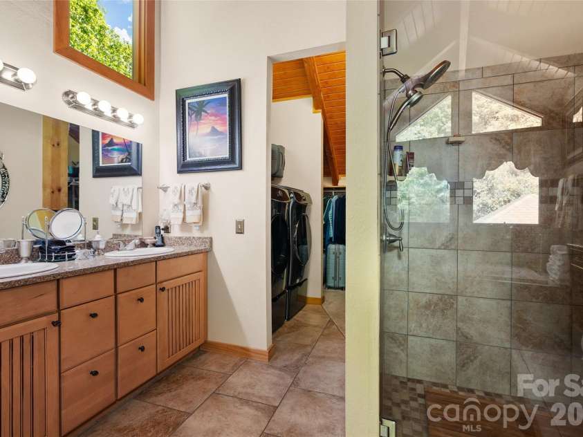 266 Hawks Crest Drive, Waynesville, NC 28786.  MLS# CAR4379016, YatesRealty ID 31401. 