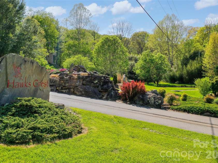 266 Hawks Crest Drive, Waynesville, NC 28786.  MLS# CAR4379016, YatesRealty ID 31401. 