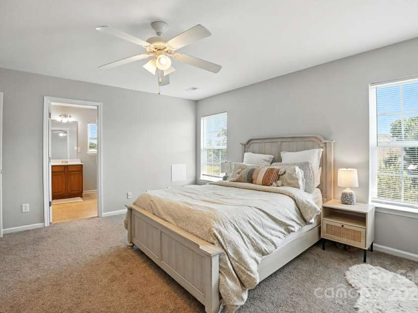 7036 Bullock Drive, Charlotte, NC 28214.  MLS# CAR4275962, YatesRealty ID 31401. 