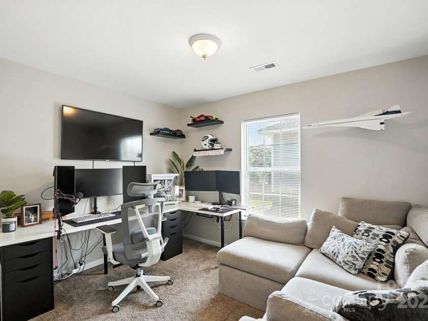 7036 Bullock Drive, Charlotte, NC 28214.  MLS# CAR4275962, YatesRealty ID 31401. 