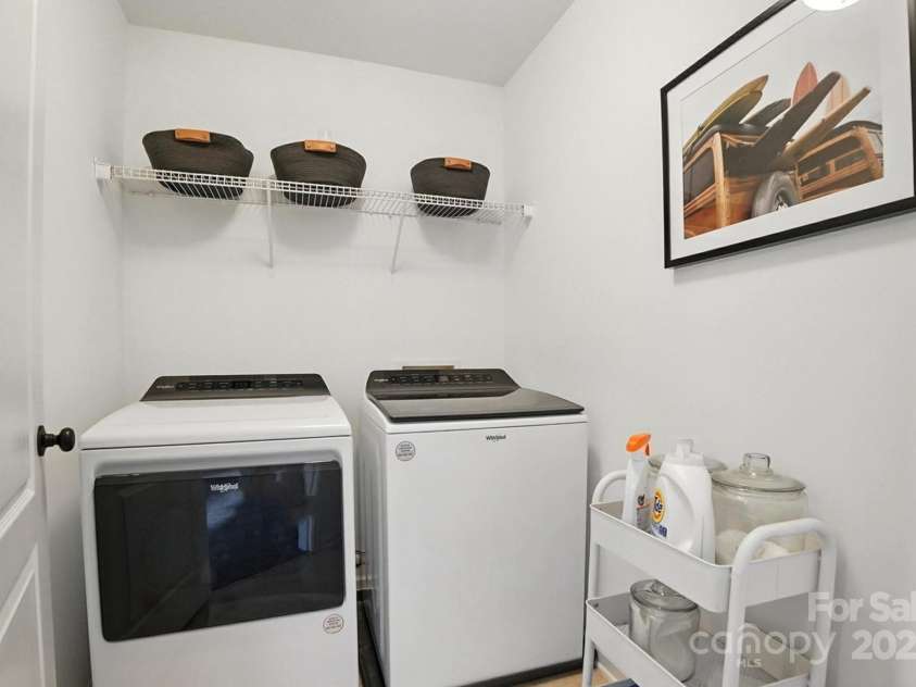 7036 Bullock Drive, Charlotte, NC 28214.  MLS# CAR4275962, YatesRealty ID 31401. 