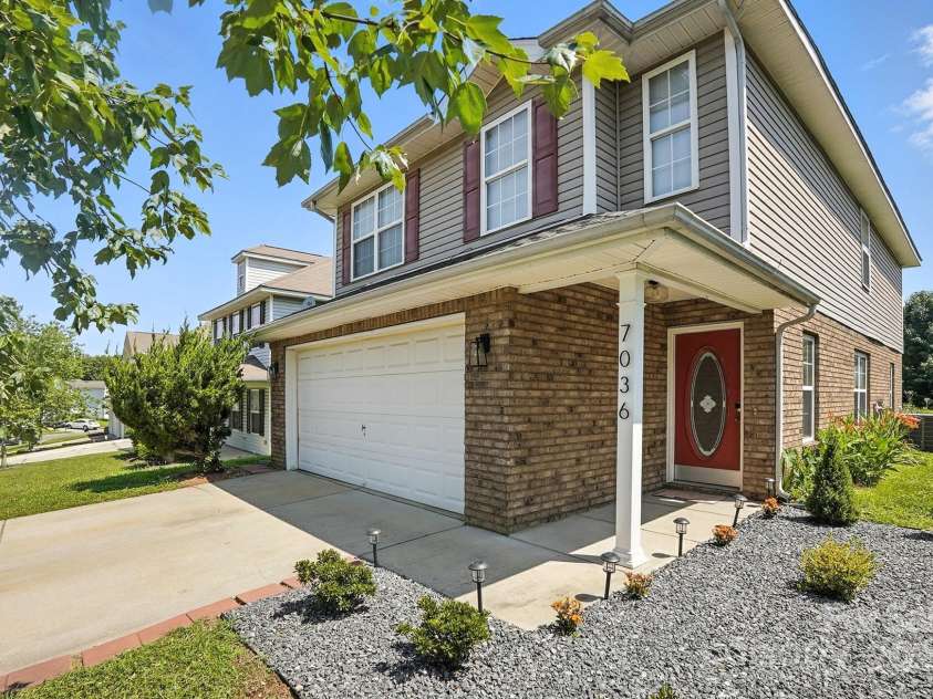 7036 Bullock Drive, Charlotte, NC 28214.  MLS# CAR4275962, YatesRealty ID 31401. 