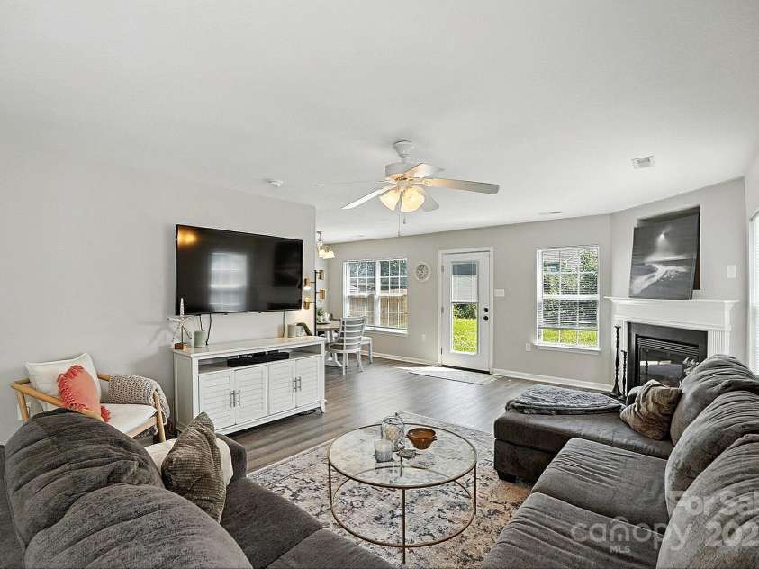 7036 Bullock Drive, Charlotte, NC 28214.  MLS# CAR4275962, YatesRealty ID 31401. 