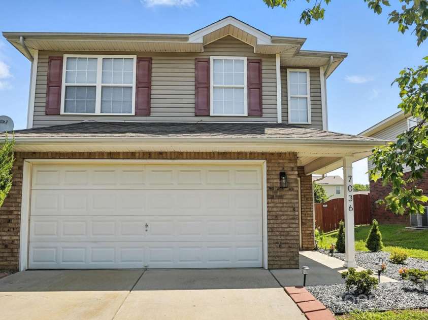 7036 Bullock Drive, Charlotte, NC 28214.  MLS# CAR4275962, YatesRealty ID 31401. 