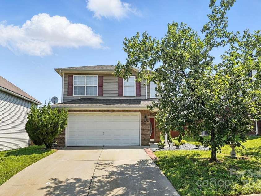 7036 Bullock Drive, Charlotte, NC 28214.  MLS# CAR4275962, YatesRealty ID 31401. 
