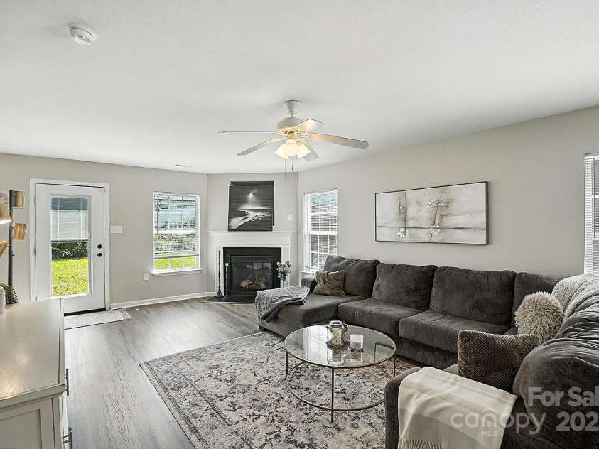 7036 Bullock Drive, Charlotte, NC 28214.  MLS# CAR4275962, YatesRealty ID 31401. 